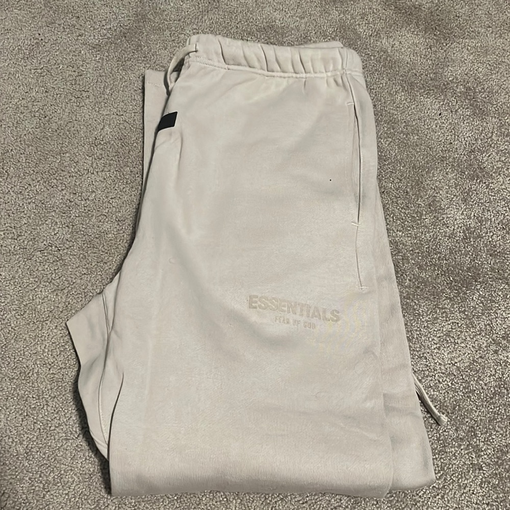 Essentials fear of god sweatpants